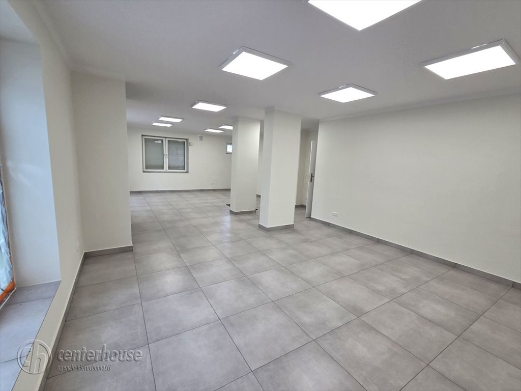 Lokal użytkowy 73 m2 z dużą witryną i parkingiem. Rzeszów, Staromieście, Myśliwska  73m2 Foto 1