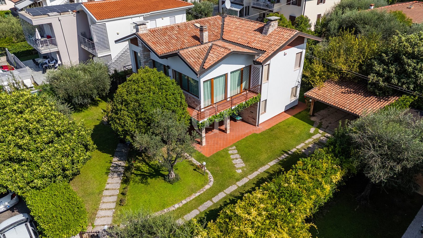 Elegancka willa 200 m² z ogrodem i basenem - polecam! Włochy, Lazise  200m2 Foto 1