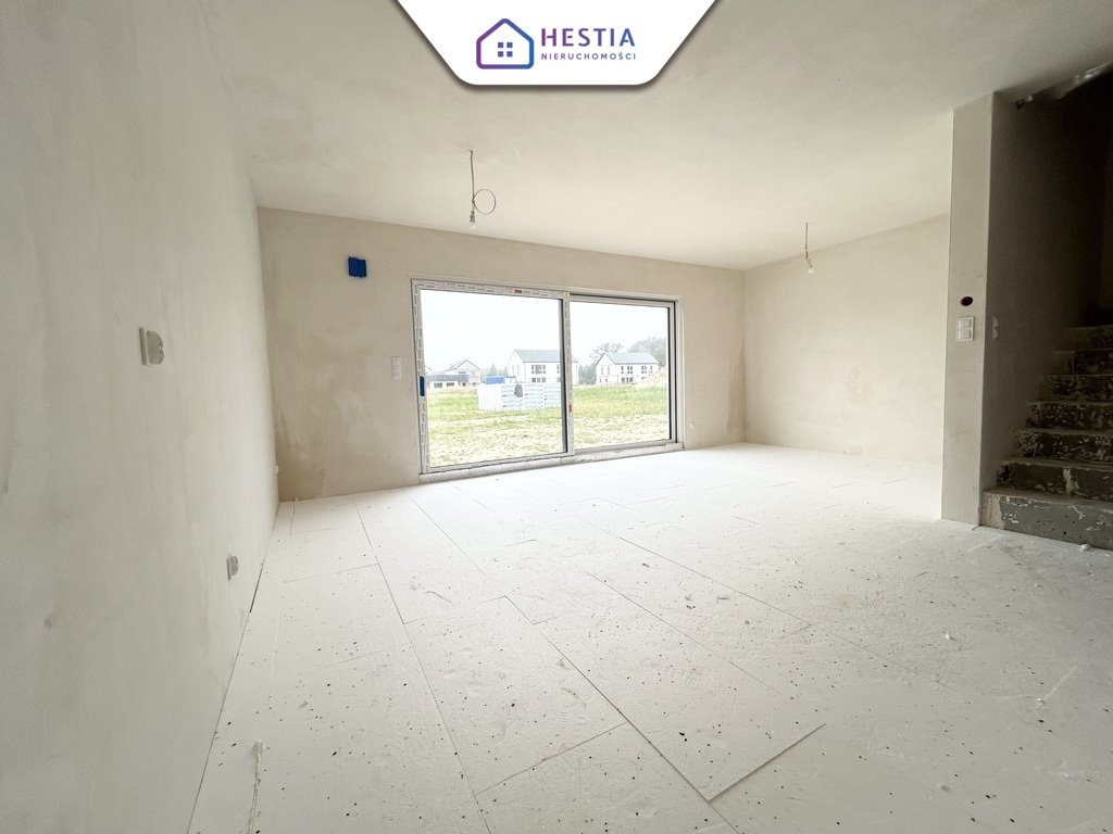 Dom bliźniak z ogrodem i parkingiem w Dobrej Szczecińskiej Grzepnica  105m2 Foto 1