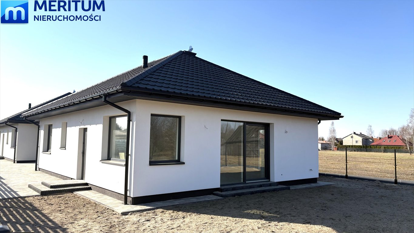 Nowoczesny dom parterowy 111 m2 z garażem i dużą działką Budy-Grzybek  111m2 Foto 1