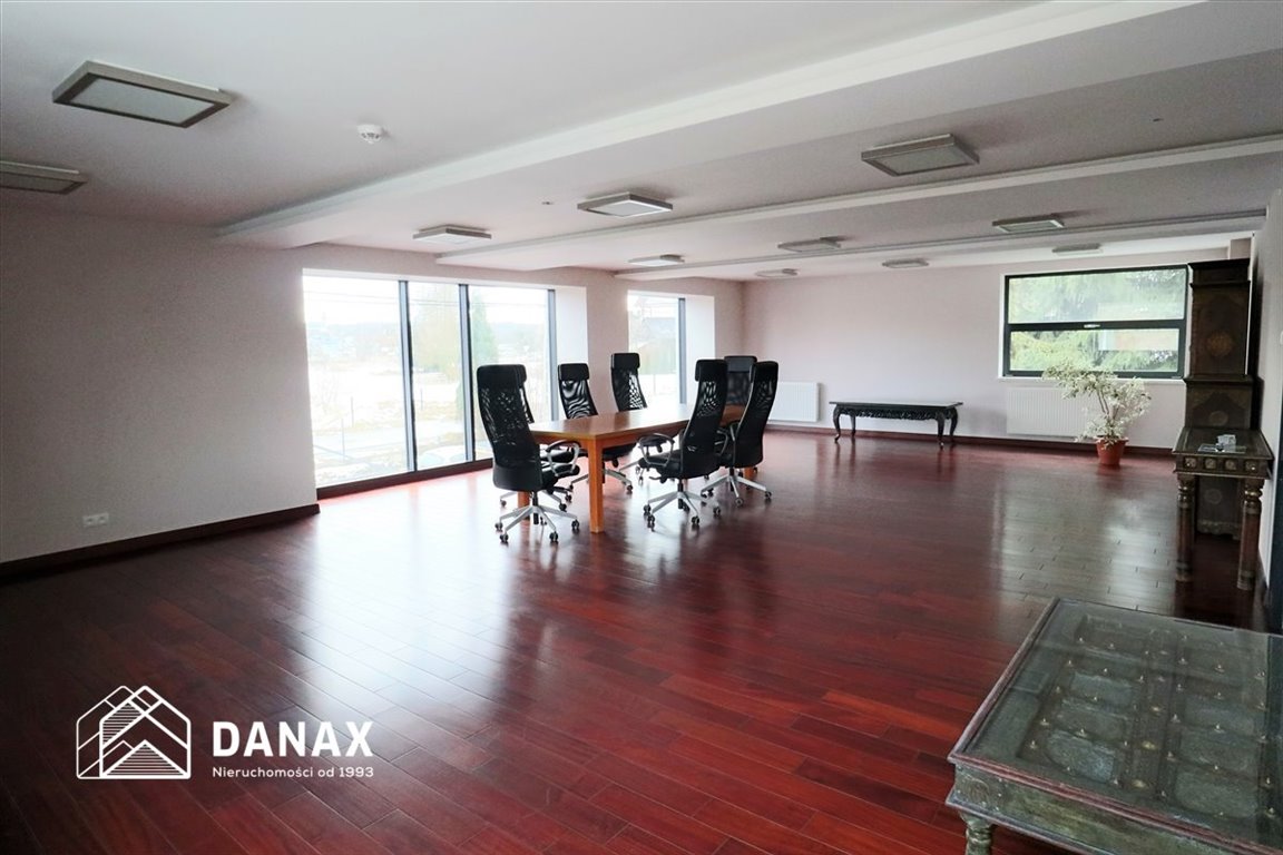 Elegancki lokal biurowy 230 m2 z parkingiem i salą konferencyjną Głogoczów  230m2 Foto 1