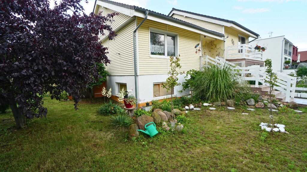 Urokliwy dom w Międzyzdrojach z garażem i dużą działką Międzyzdroje, Marii Skłodowskiej-Curie  144m2 Foto 1