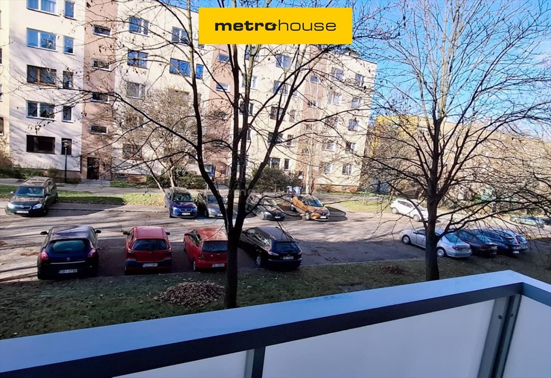 Mieszkanie trzypokojowe na sprzedaż Czechowice-Dziedzice, Szkolna  57m2 Foto 1