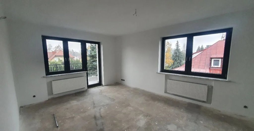 Polecam przestronny dom 300 m² z garażem i tarasami w Łomiankach Łomianki, Łomianki  300m2 Foto 1