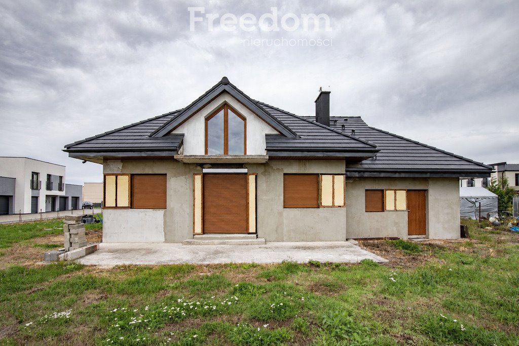 Na sprzedaż przestronny dom 288 m² z dużą działką w Skarbimierzu Skarbimierz Osiedle, Brzeska  288m2 Foto 1