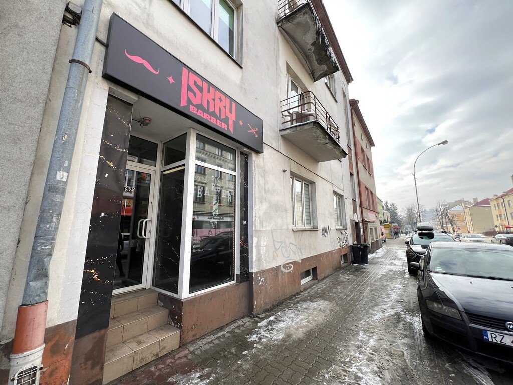 Lokal na Hetmańskiej 19 m2 z wyposażeniem i bazą klientów Rzeszów, Hetmańska  19m2 Foto 1