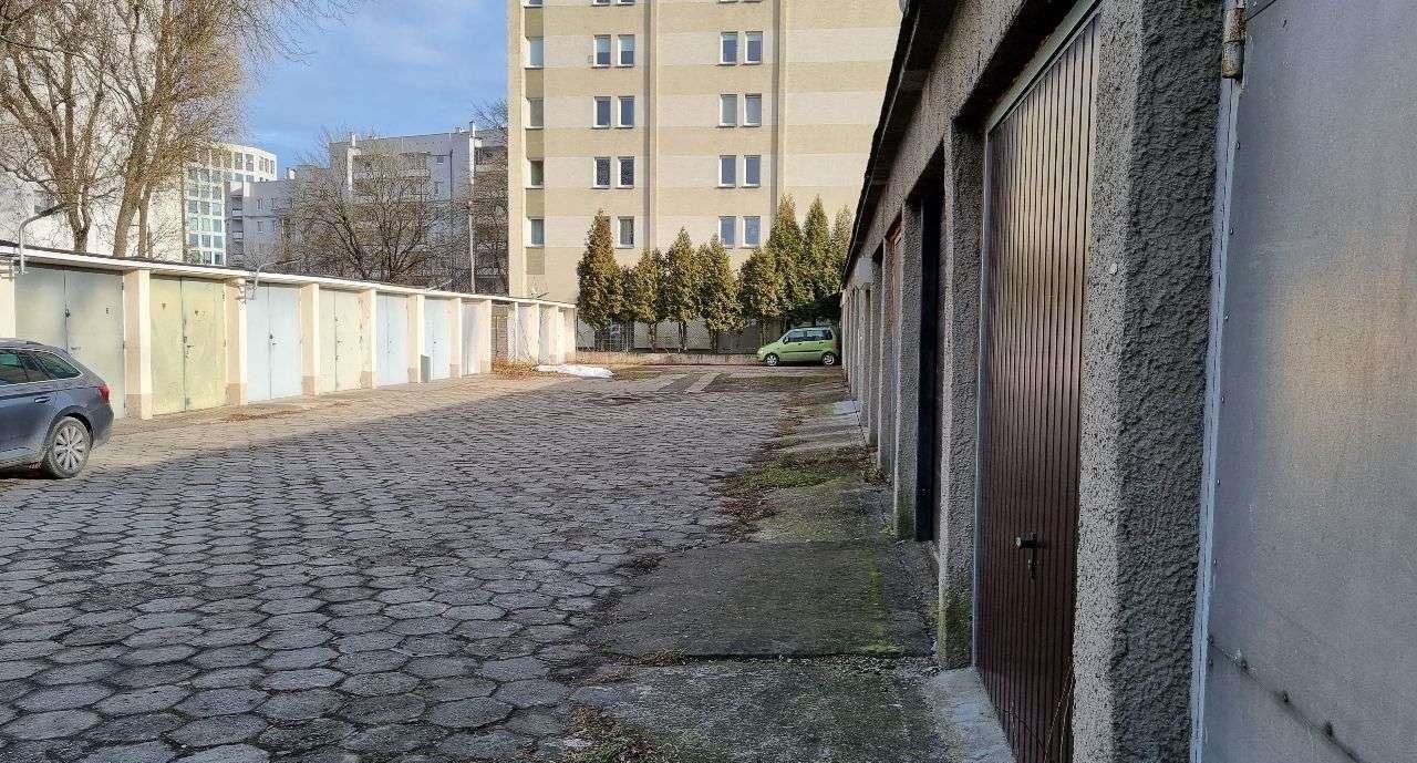 Garaż na sprzedaż Kraków, Śródmieście, ul. Stefana Bobrowskiego  16m2 Foto 2