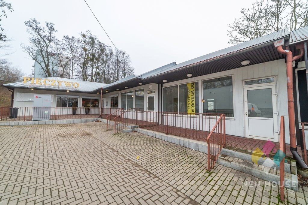 Przestronny lokal 60 m2 na osiedlu Brzozowym w Mrągowie Mrągowo, Marii Curie-Skłodowskiej  60m2 Foto 1
