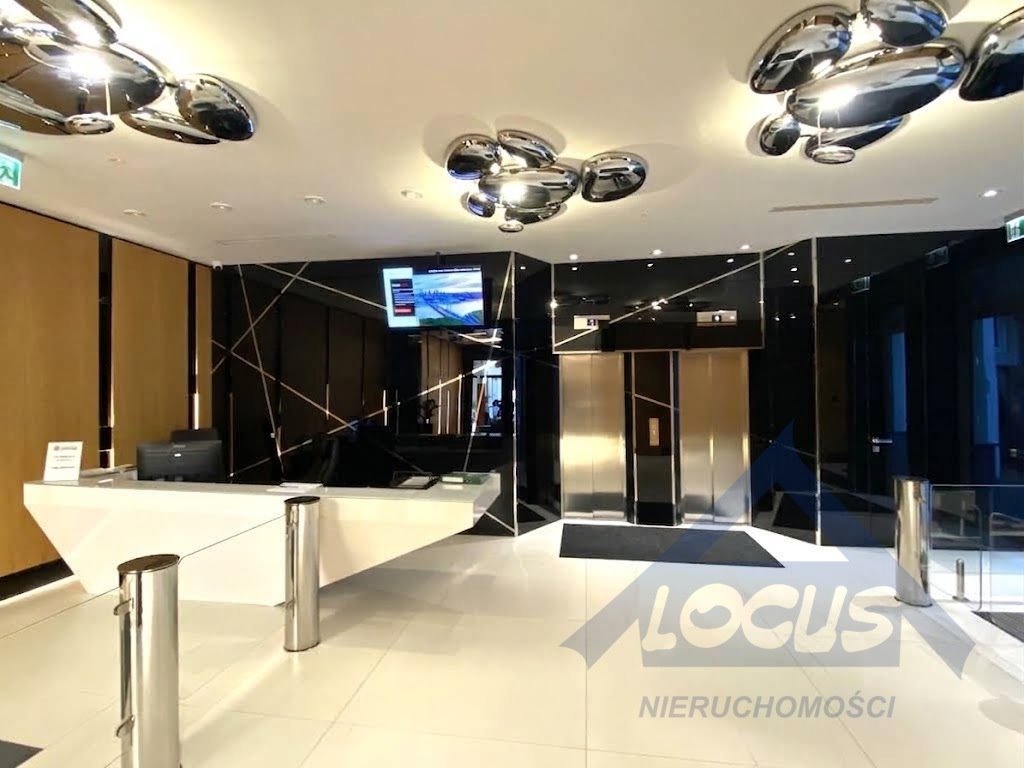 Lokal użytkowy 195 m² w Śródmieściu Warszawy (blisko komunikacji) Warszawa, Śródmieście  196m2 Foto 1