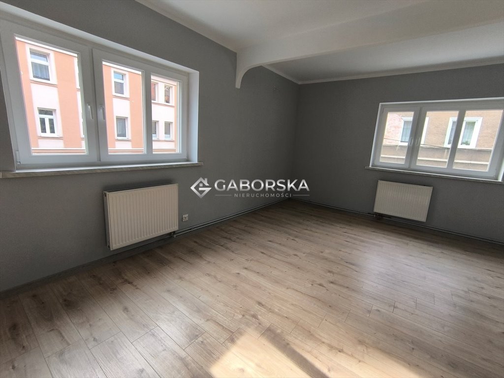 Mieszkanie dwupokojowe na sprzedaż Wałbrzych, Nowe Miasto  51m2 Foto 1