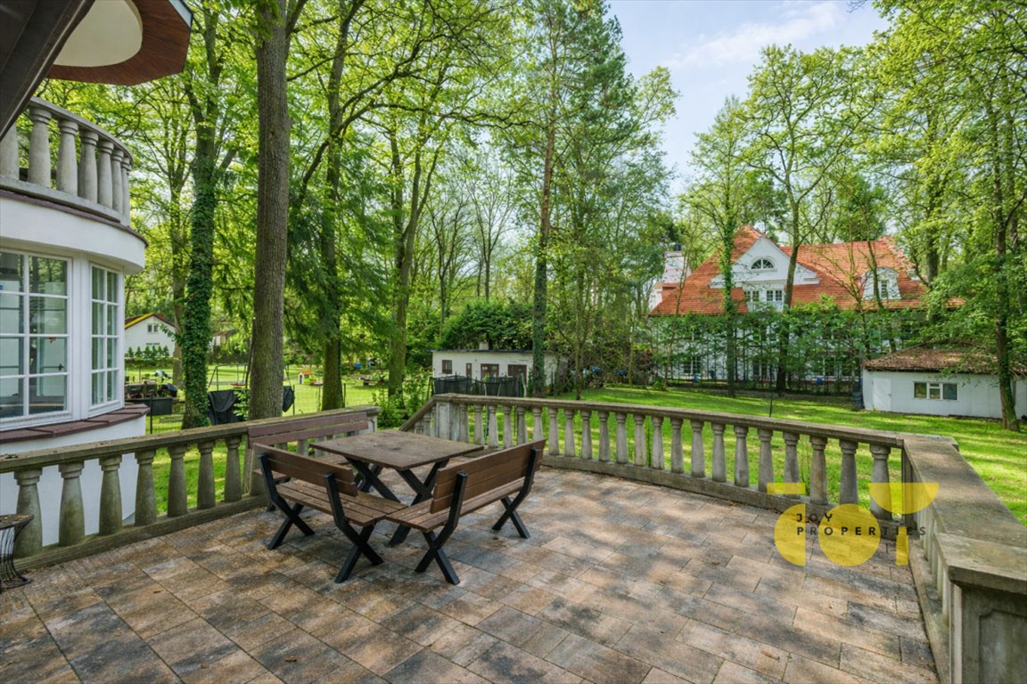 Przestronny dom 380 m² z kominkami i ogrodem w Zalesiu Górnym Zalesie Górne, Wrzosów  380m2 Foto 1