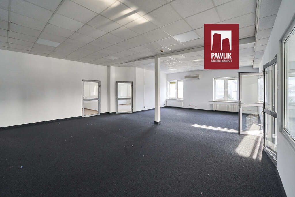 Lokal użytkowy na wynajem Łódź, Górna  236m2 Foto 1