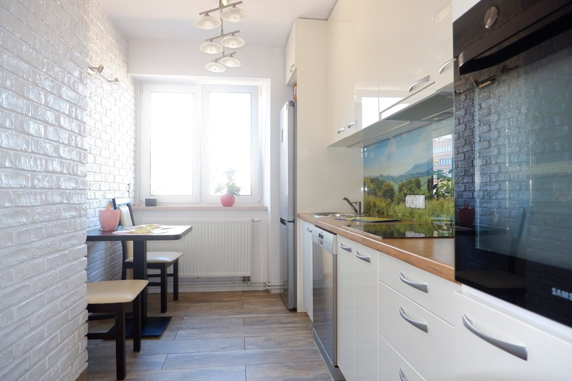 Wynajem 49 m2, 2 pokoje, umeblowane, blisko parków polecam Wrocław  49m2 Foto 1