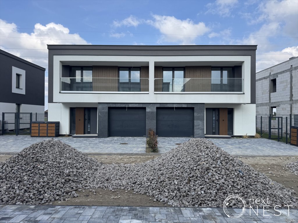Nowoczesny dom bliźniak z garażem i ogródkiem w Lesznowoli Lesznowola  124m2 Foto 1