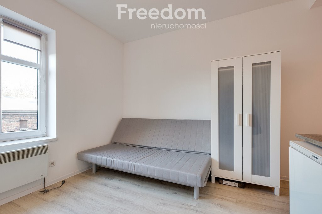 Polecam kawalerkę 17 m² w centrum Katowic z aneksem kuchennym Katowice, Centrum, Maksymiliana Wilimowskiego  17m2 Foto 1