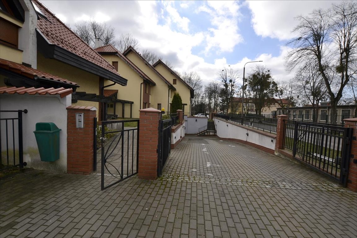 Sprzedam mieszkanie trzypokojowe Elbląg Elbląg , ulica Moniuszki, 81