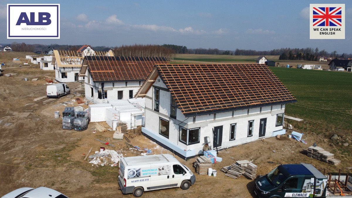 Sprzedam dom bliźniak z dużym ogrodem i nowoczesnym wyposażeniem Małkowo  84m2 Foto 1