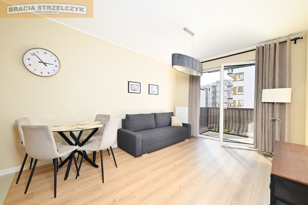 Zapraszam do wynajęcia nowoczesnego 2-pokojowego mieszkania 39 m² w Warszawie Warszawa, Włochy, Równoległa  39m2 Foto 1