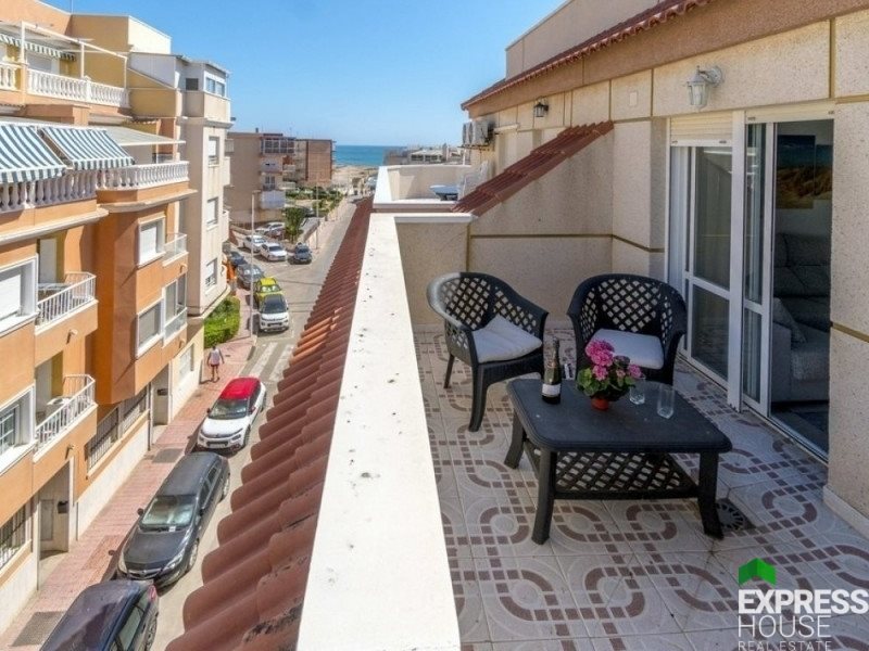 Mieszkanie dwupokojowe na sprzedaż Hiszpania, Torrevieja  44m2 Foto 1