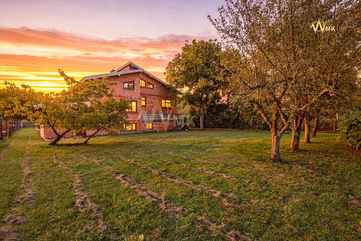 Sprzedam przestronny dom 329 m² z dużym potencjałem inwestycyjnym Tarnów  329m2 Foto 1
