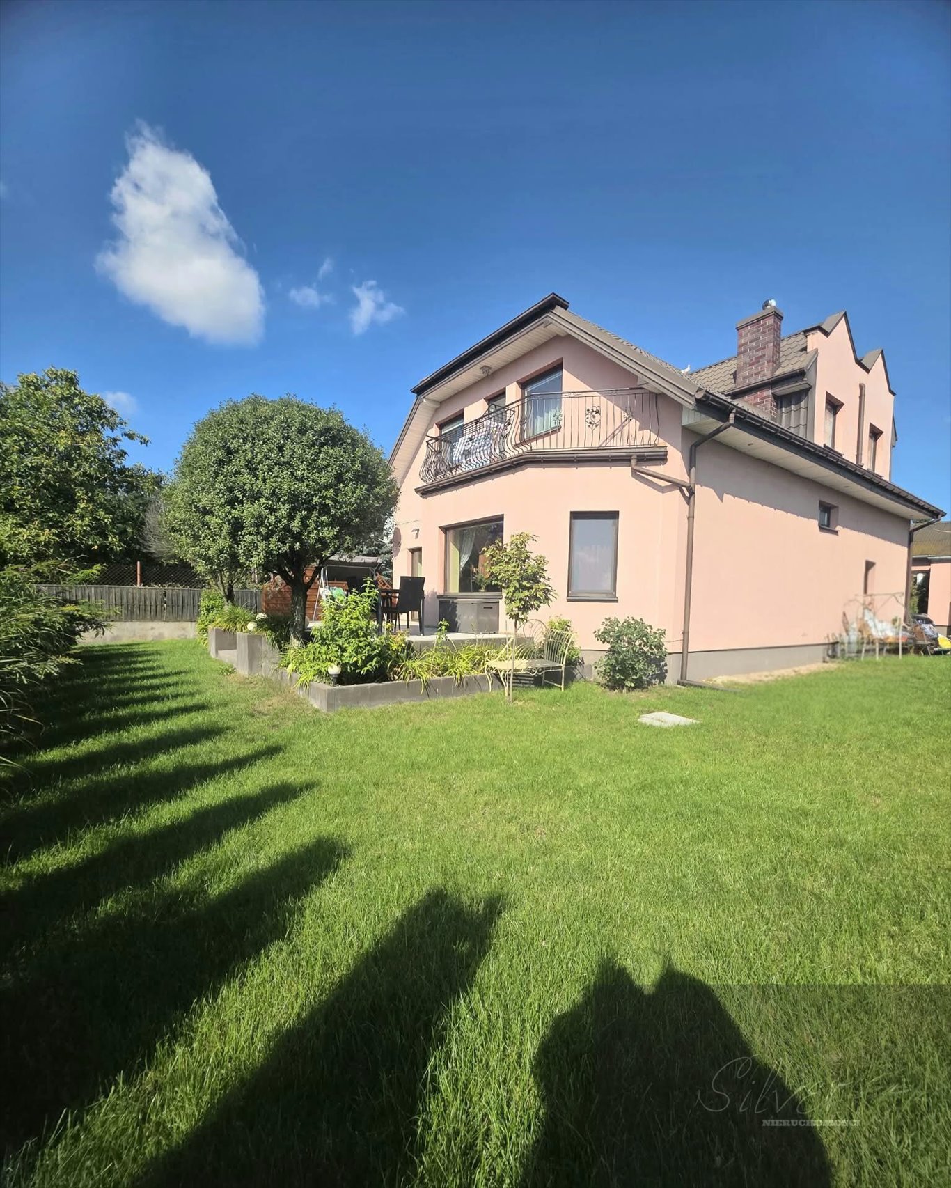 Na sprzedaż przestronny dom z dwoma niezależnymi budynkami w Kaskach Kaski  172m2 Foto 1