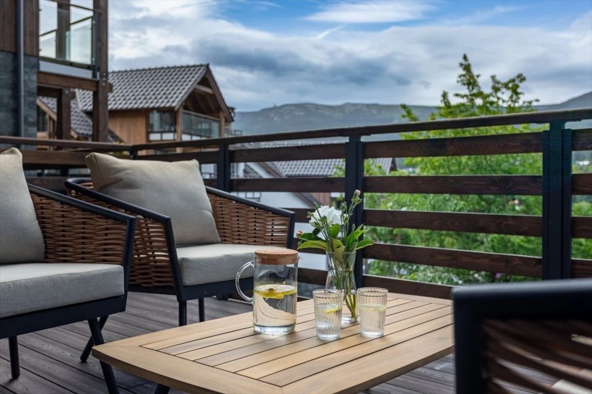 Apartament z widokiem na Karkonosze i tarasem w centrum. Szklarska Poręba  45m2 Foto 1