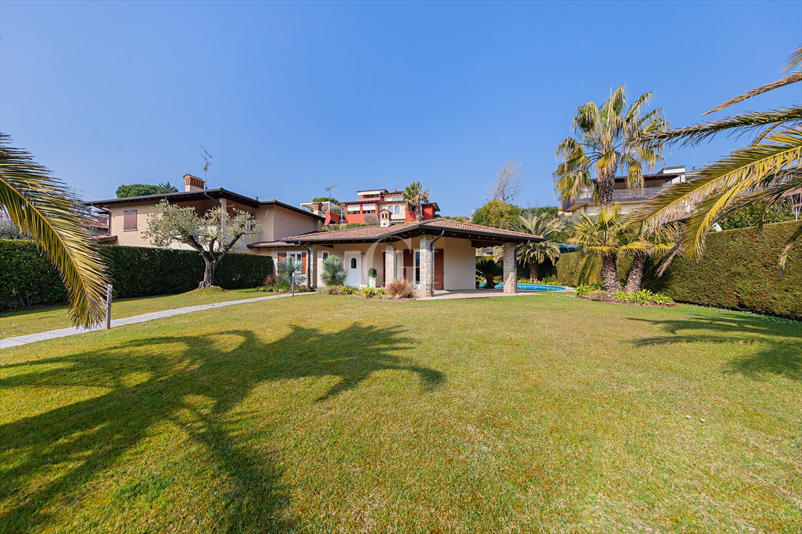 Luksusowa villa z basenem i prywatnością w Moniga del Garda Włochy, Moniga del Garda  180m2 Foto 1