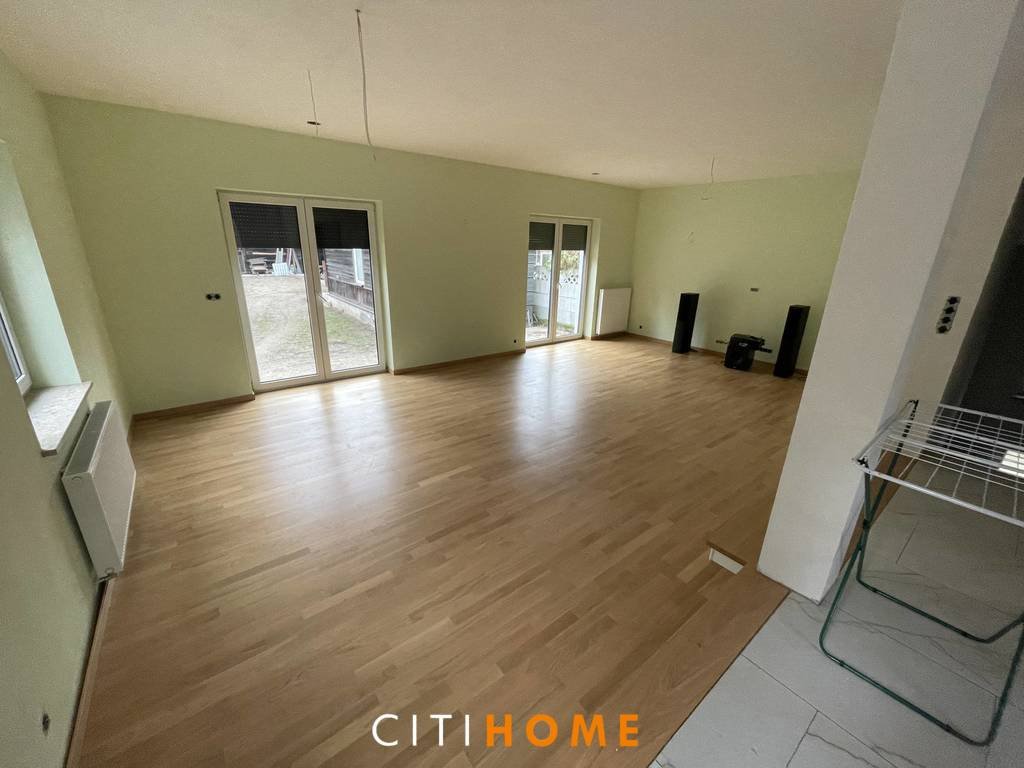 Nowoczesny dom 195 m2 z garażem i dużą działką Józefów  195m2 Foto 1