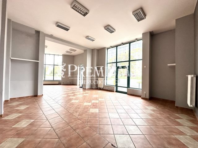 Wynajmę przestronny lokal 126 m² z witrynami w Wrocławiu Wrocław, Krzyki, Południe, Zaporoska  126m2 Foto 1