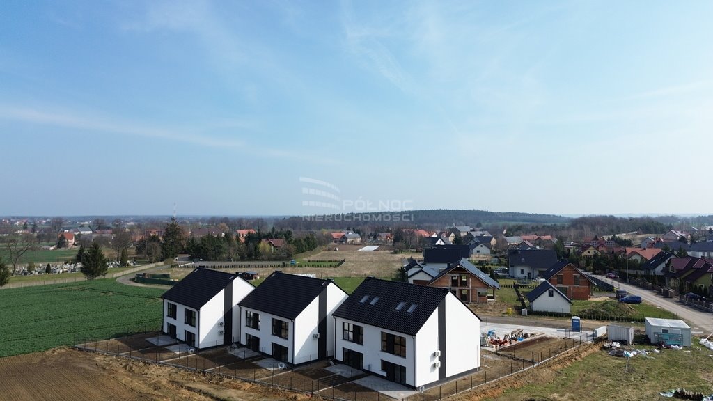 Mieszkanie trzypokojowe na sprzedaż Łaziska  55m2 Foto 3