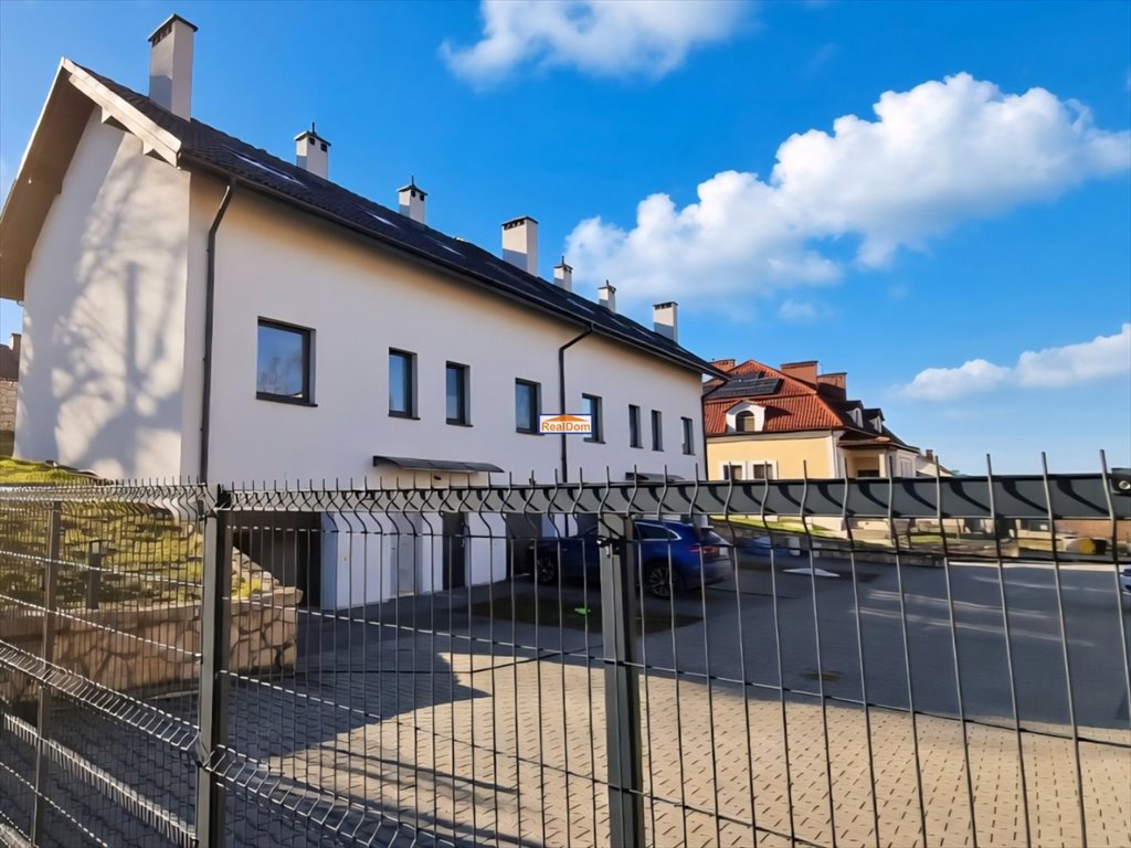 Nowoczesny segment z ogrodem, 4 pokoje, garaż, blisko Krakowa Ochojno  105m2 Foto 1