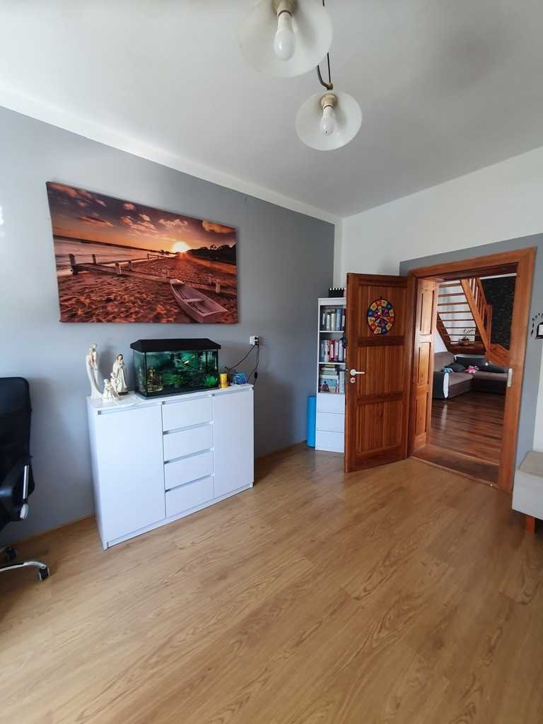 Dom z lokalem, dużą działką i garażem w Niemczy Gilów  200m2 Foto 1