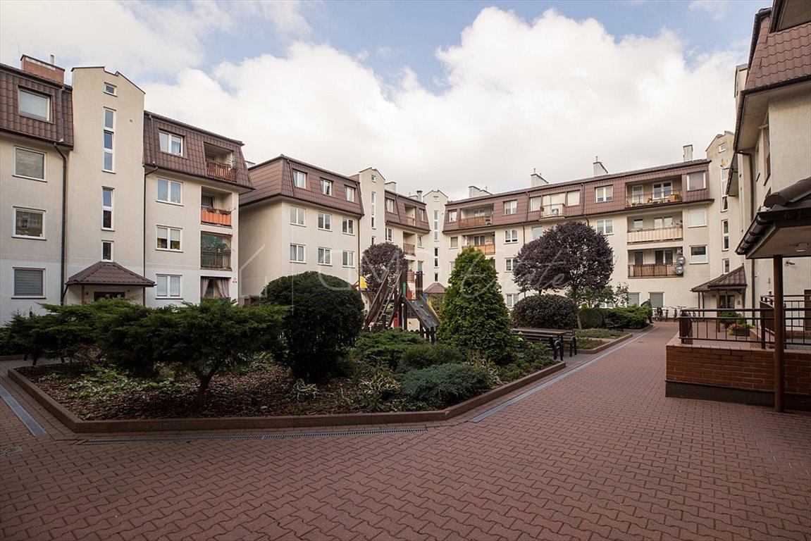 Przestronne 3 pokoje z loggią i garażem w Zielonce Zielonka, Baśniowa  79m2 Foto 1