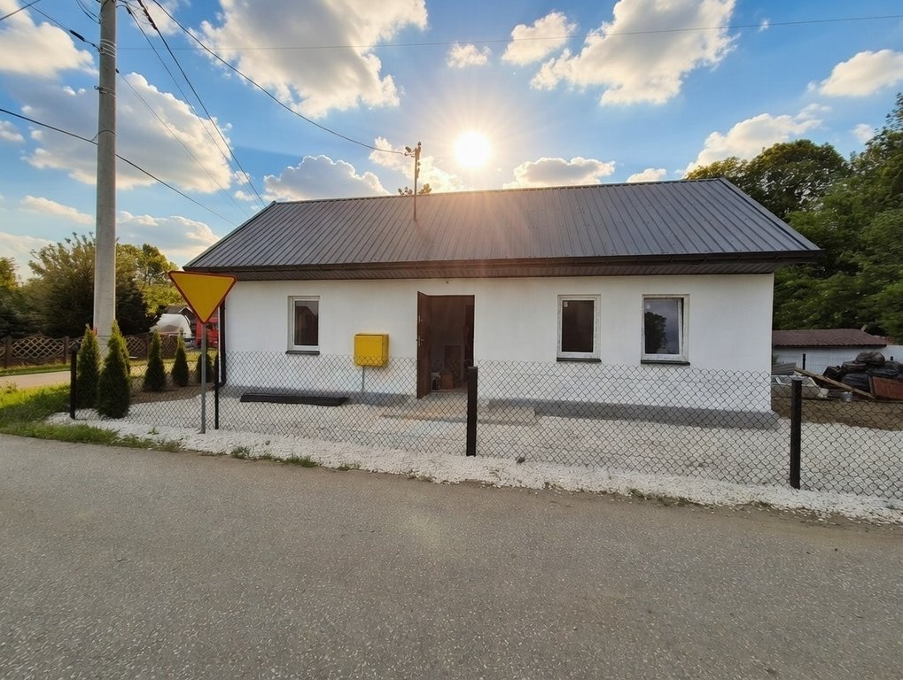 Urokliwy dom drewniany po remoncie, 2 pokoje, mała działka - zapraszam Biskupice  48m2 Foto 1