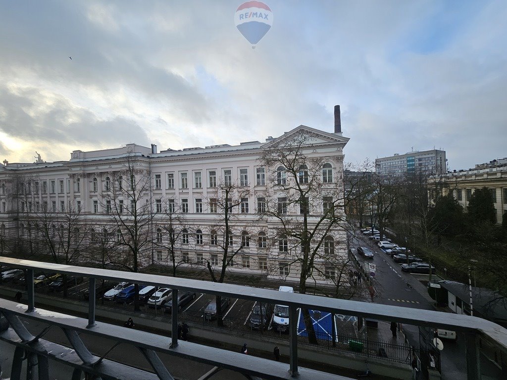 Inwestycyjne 87m2 w kamienicy z windą, podział na dwa mieszkania Warszawa, Śródmieście, Stanisława Noakowskiego  87m2 Foto 1