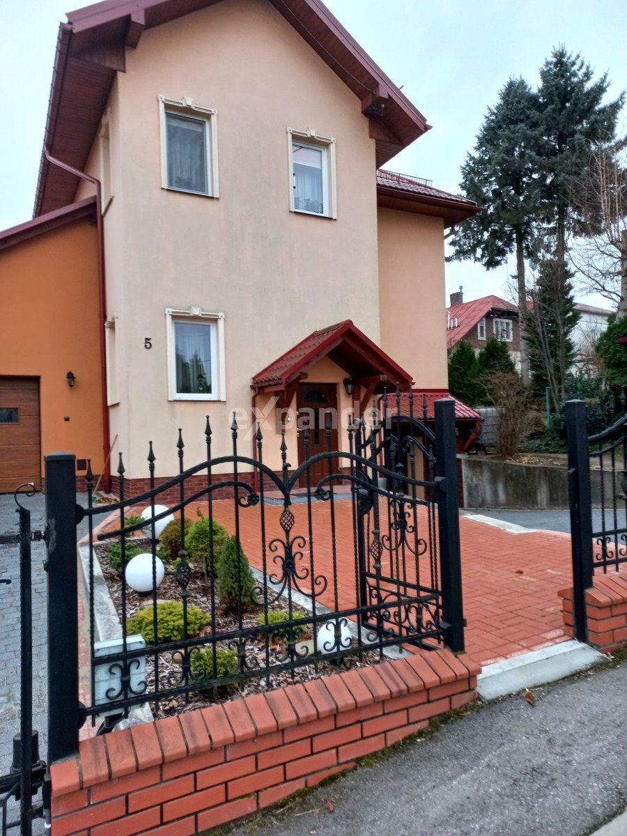 Dom na sprzedaż Brzozów  185m2 Foto 1