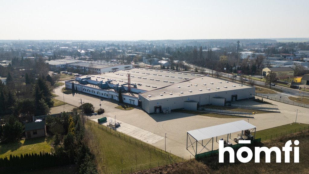 Dwie hale w Baranowie z zapleczem biurowym i dużym parkingiem Baranowo  13 600m2 Foto 1