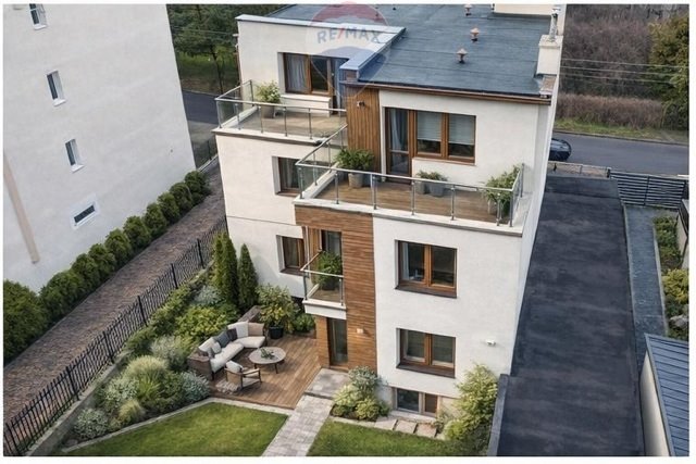 Dom z 3 niezależnymi mieszkaniami, garażem i dużą piwnicą Gdynia, Sieradzka  381m2 Foto 1