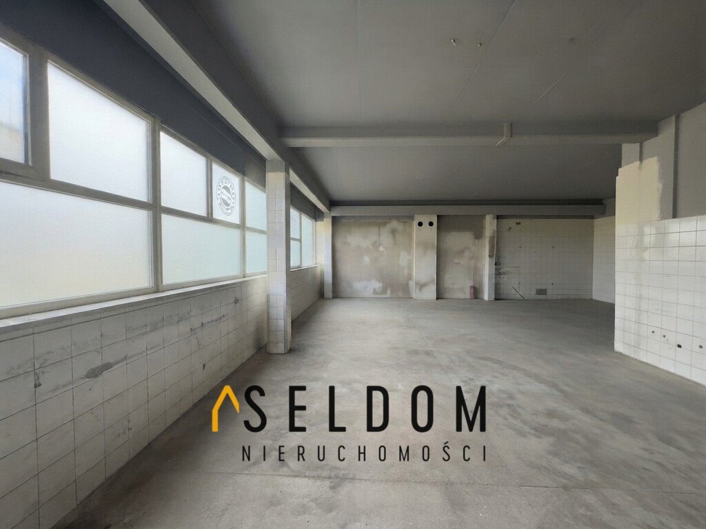 Do sprzedania przestronny lokal 217 m² na dużym osiedlu Opole, Armii Krajowej  217m2 Foto 1