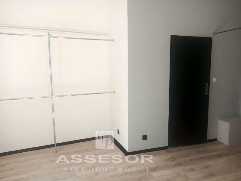 Lokal z witryną w centrum Kalisza - 20,71 m². Kalisz, Śródmieście  21m2 Foto 1