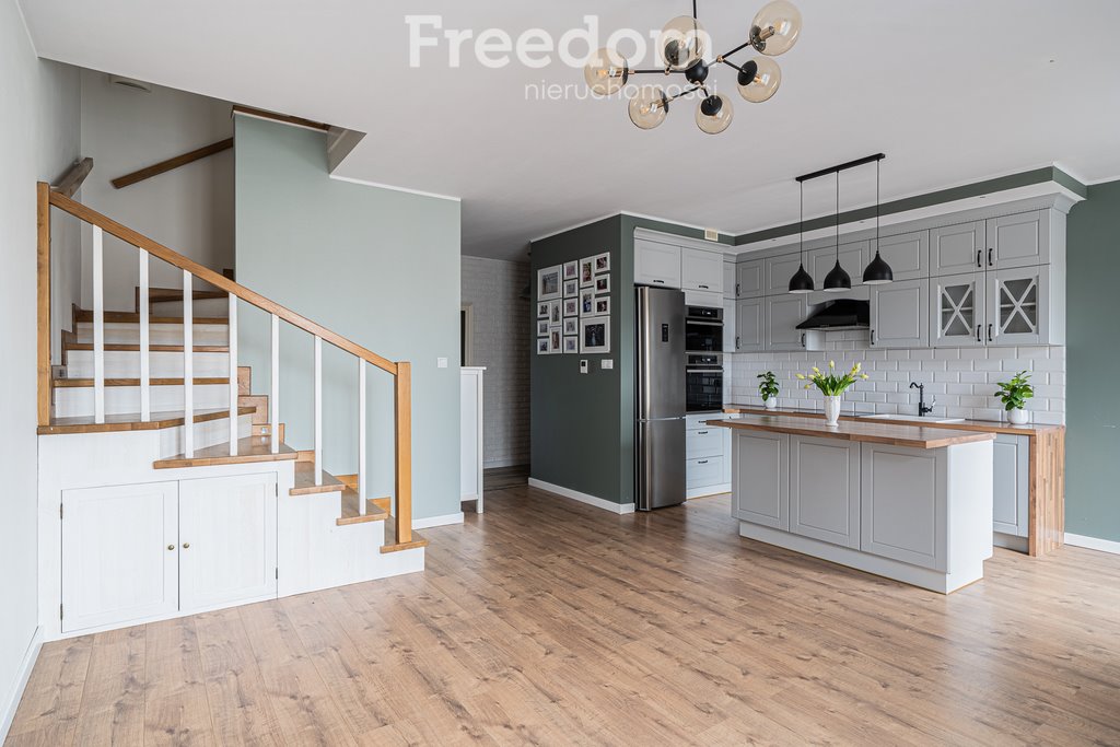 Mieszkanie trzypokojowe na sprzedaż Kołobrzeg, Mazowiecka  73m2 Foto 1