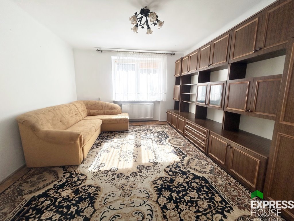 Mieszkanie trzypokojowe na sprzedaż Pisanica  67m2 Foto 1