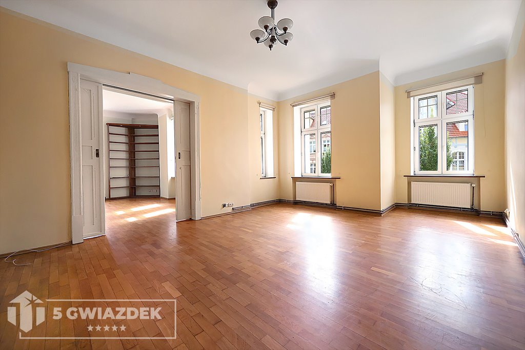 Mieszkanie trzypokojowe na sprzedaż Szczecinek, Bolesława Limanowskiego  102m2 Foto 1