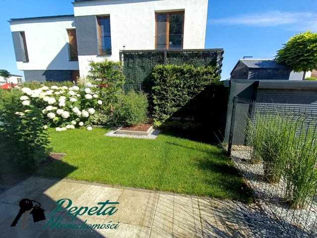 Nowoczesny dom bliźniak z ogródkiem i parkingiem w Gowarzewie Gowarzewo, Gowarzewo, os. Cztery Pory Roku  88m2 Foto 1