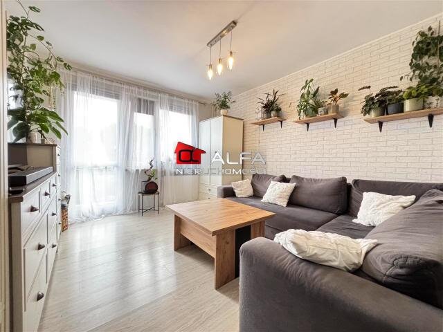 Mieszkanie trzypokojowe na sprzedaż Świdnica, Waryńskiego Ludwika  53m2 Foto 1