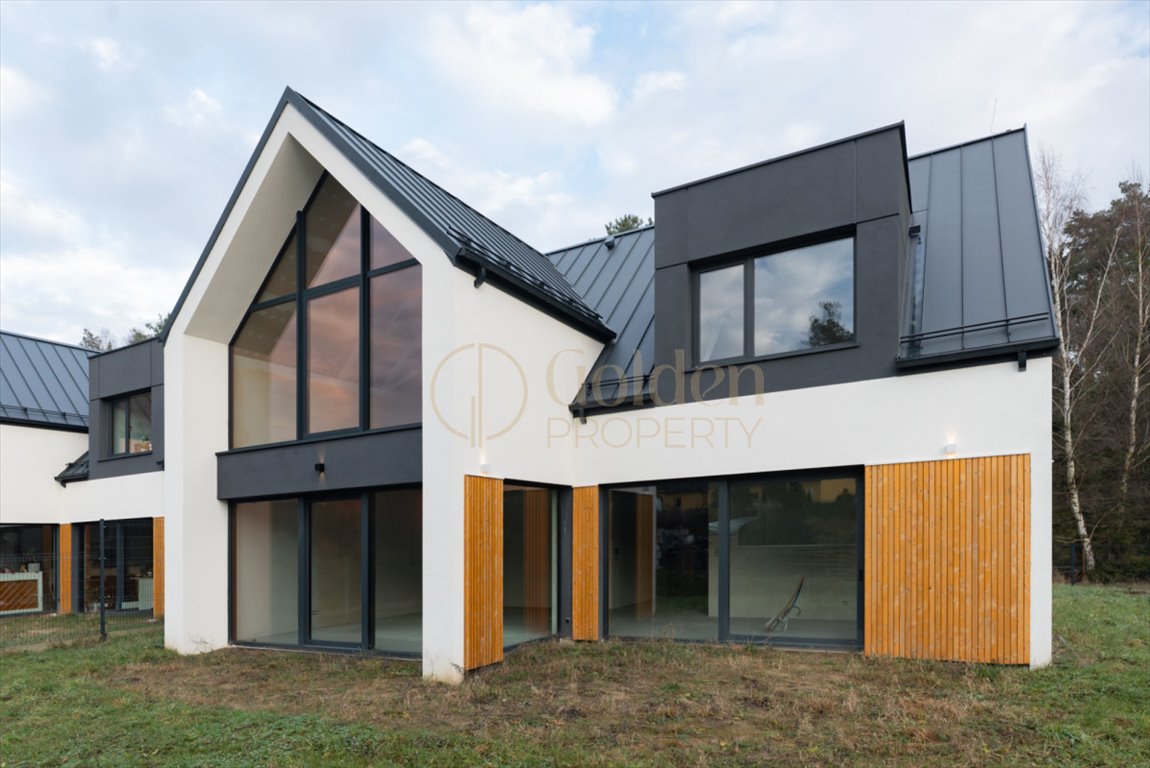 Nowoczesny dom bliźniak z ogrodem i 70 m² strefą dzienną Bojano, Rumiankowa  245m2 Foto 1