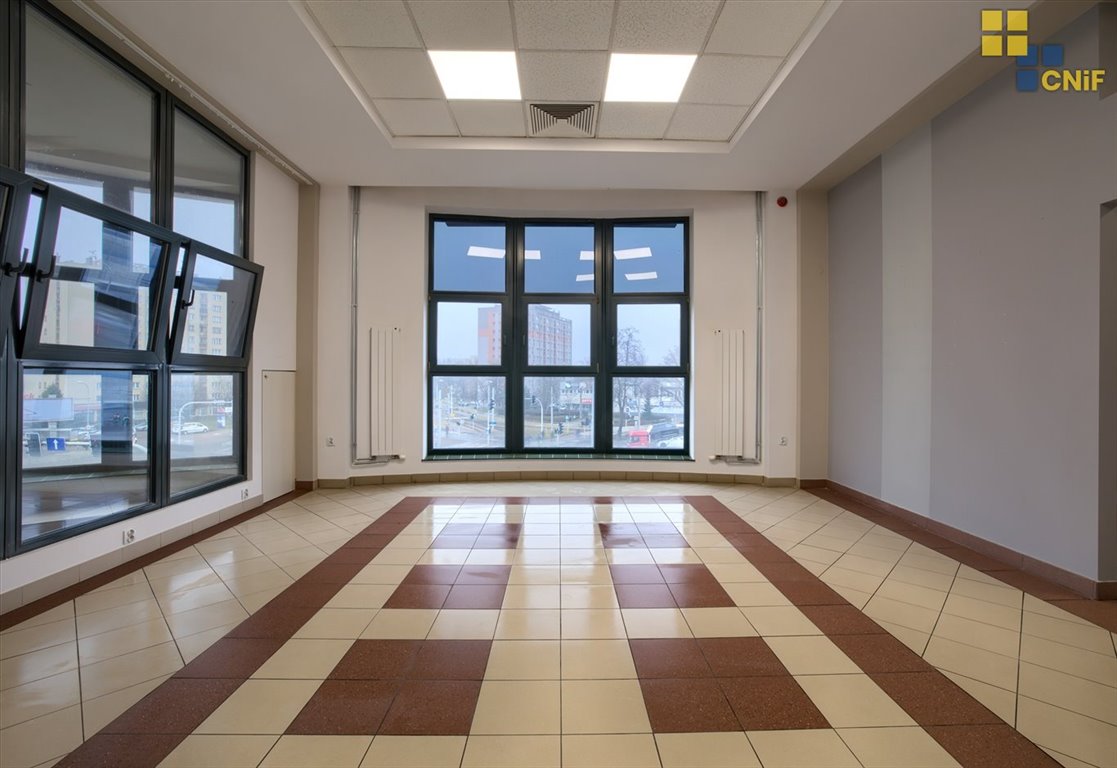 Lokal 55 m2 w centrum handlowym Estakada – duże przeszklenia Częstochowa, Wrzosowiak  55m2 Foto 1