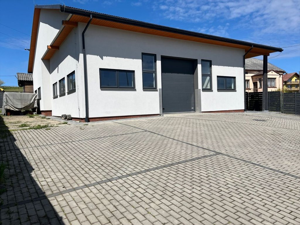 Nowoczesny budynek usługowy 185 m2 z dużą halą i potencjałem Bukowsko  185m2 Foto 1