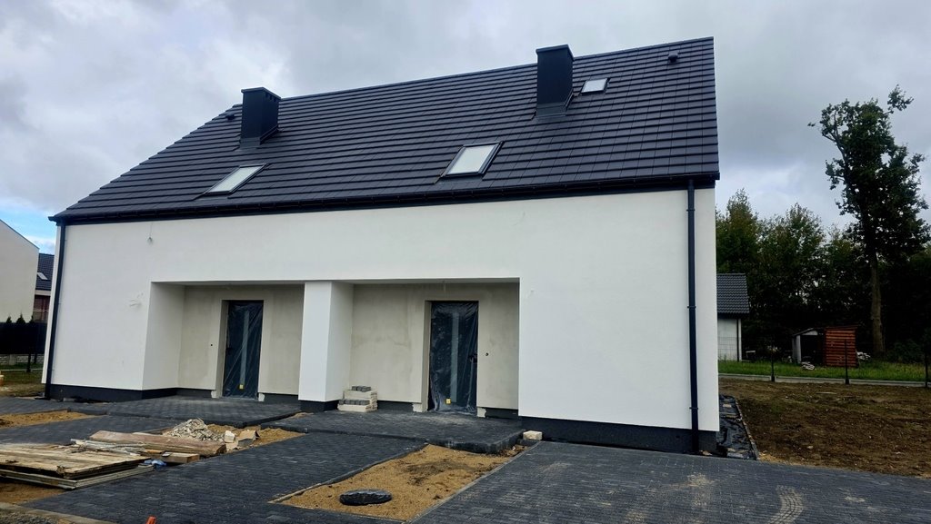 Nowoczesny bliźniak 102 m2 z ogródkiem i 2 miejscami Dobra  102m2 Foto 1