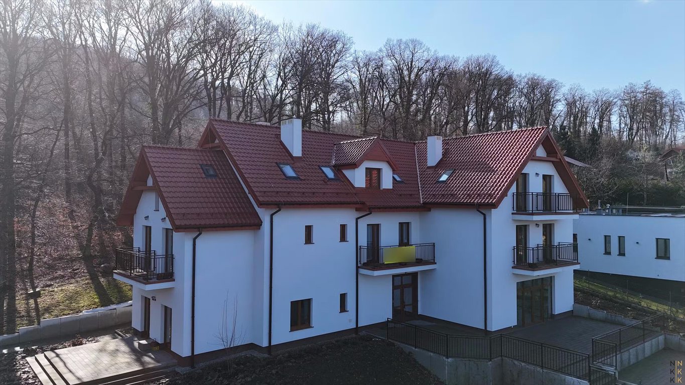 Pensjonat z restauracją, 16 pokoi, tarasy, 4-pokojowe mieszkanie Strzegomiany  311m2 Foto 1